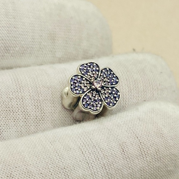 EUC Pandora 791481PCZ Silver Sparkling Primrose Charm w/ Pink & Purple CZ’s - Picture 4 of 10